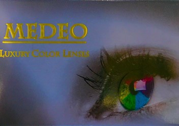 Итальянские цветные линзы Medeo. Срок ношения 3 месяца, стоимость 2000 рублей. Отлично перекрывают темный цвет глаз.