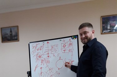 Максим Савитар
    Психолог
    Сертифицированный тренер ThetaHealing&#174; и Тета практик