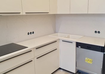 Столешница и фартук с матовой поверхностью из кварцевого агломерата Silestone Eternal Marfil