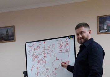 Максим Савитар
    Психолог
    Сертифицированный тренер ThetaHealing&#174; и Тета практик