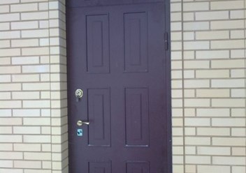 Металлические двери с металлофиленкой