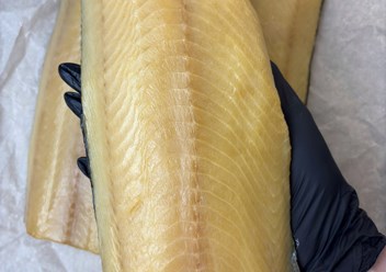 Угольная рыба (черная треска) холодного копчения