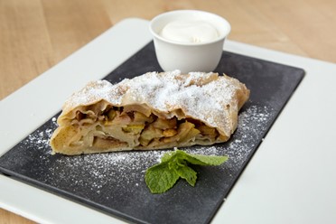 Фото компании  BRAUPLATZ, ресторан немецкой кухни 26