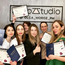 Записывайтесь на услуги или обучение, в школу-студию Ольги Мороз (MorozStudio):  Телефон: +7 926 554-01-28

Сайт: morozpm.ru

Email: info@morozpm.ru
