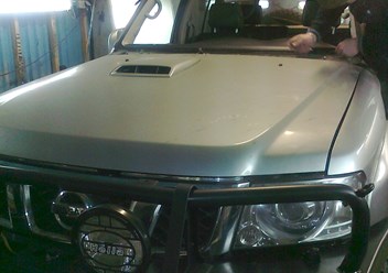 Установка лобового стекла Nissan Patrol