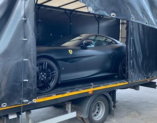 Перевезли "Феррари"