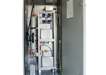 Пробоотборник автоматический Пульсар-АП1-Д в обогреваемом шкафу