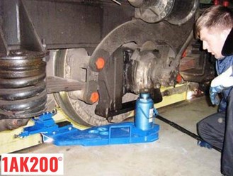 Мобильный колесотокарный станок 1AK200 ZIP для обточки колес тепловозов без выкатки