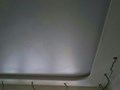 Матовый натяжной потолок в комнате