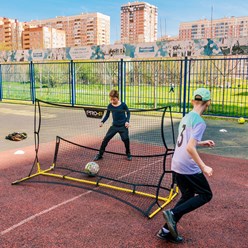 Упражнение на контроль и прием мяча с использованием системы Rebounder Pro-F