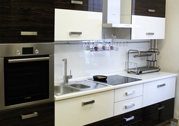 Кухня с высокоглянцевыми фасадами из Alvic (Испания) - 115 000 руб.
