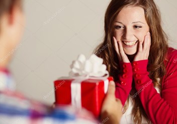 Покупка подарков и поздравление ваших близких