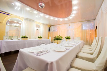 Банкетный зал отеля К-Визит