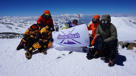 Группа компании SnowRush на вершине Пика Ленина 7134м.
