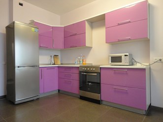 Кухни с цветными фасадами из МДФ