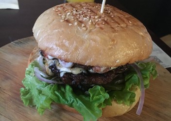 Фото компании  Super Burger, бар-бургерная 2