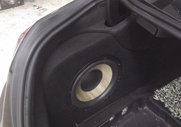 сабвуфер стелс в mercedes 205