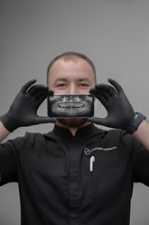 Врач клиники Гуфронулло Эхсонуллоевич Кароматуллоев