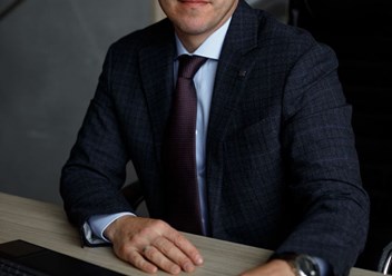 Адвокат Рейзов Э.А.