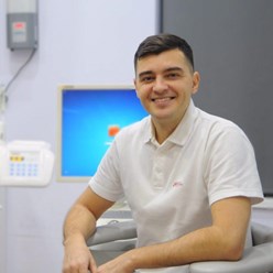 Фото компании  Стоматологическая клиника Доктора Ульянченко 1