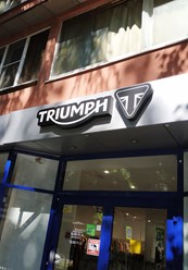 Световой короб для магазина Triumph г. Сочи