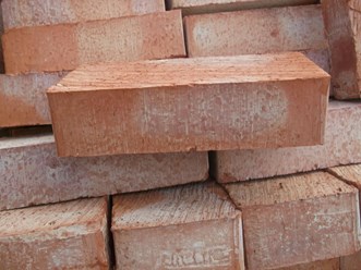 Кирпич рядовой полнотелый одинарный М200