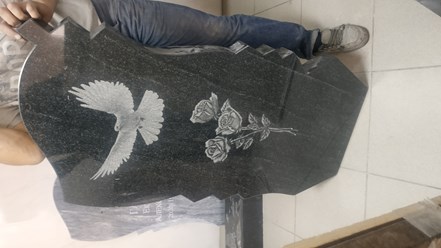 В Агентстве Ритуал в Казани можно заказать по низкой цене памятник из гранита с различными гравировками, разной формы и высотой. Хранение до момента установки бесплатно.