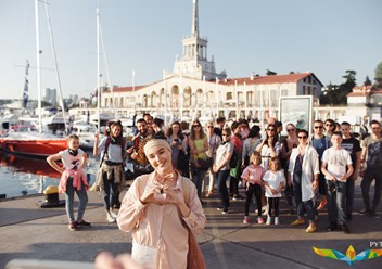 Новый интерактивный проект для тех, кто видел в Сочи все. Голос Города Сочи - спектакль в наушниках на улицах Сочи.
