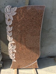 Цветные граниты.        Памятник гранит Кордай с розой барельеф.