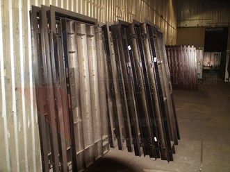 Фотографии нашего производства входных металлических дверей в городе Электросталь. Этапы производства дверей, складирование готовой продукции и оборудование.