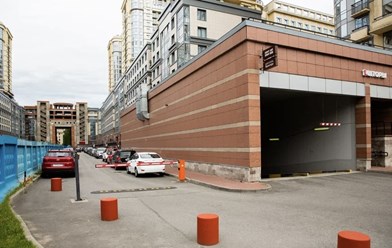 вход с ул. Варшавская