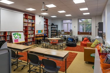 Фото компании  Brookes Saint Petersburg International IB School 3