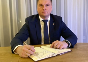 Адвокат Новиков Антон Александрович