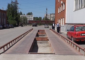 Автомобильные весы колейного типа