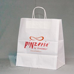 Крафтовый пакет с фирменной символикой. Логотип на фирменном крафтовом пакете.