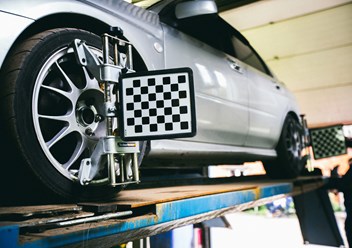 Сход-развал