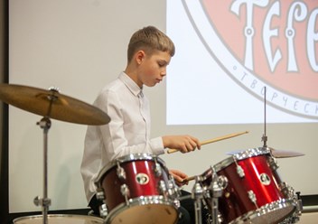 Обучение игре на музыкальных инструментах