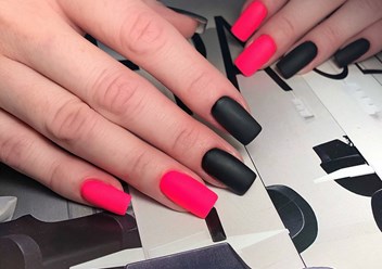 Ноготки под матовым топом, после коррекции гелем