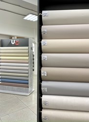 Строителей 18, "Обойный ряд"