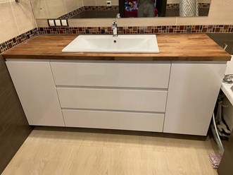 Стильная тумба в ванную комнату 
фасады МДФ пленка ПВХ, столешница ЛДСП