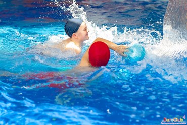 Бассейн в детском лагере "Евроклуб"