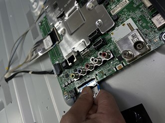 Ремонт материнской платы телевизора.