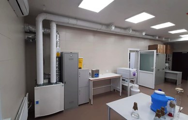 Система приточно-вытяжной вентиляции в лаборатории.