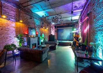 Роскошный лофт со сценой в Санкт-Петербурге от 2000 рублей в час