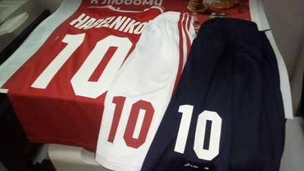 #нанесение фамилии и номера на вашу спортивную детскую одежду, выполнено в КопиПро