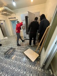 Разгрузка медицинского оборудования в Гомеле