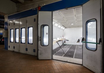 2 покрасочные камеры