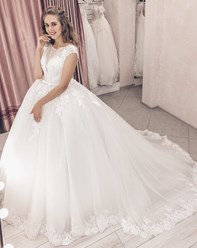 свадебное платье со шлейфом в салоне Marrydress