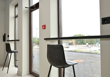 Оклейка машин в СПб, детейлинг стулия в Охта Парк