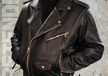 Косуха «Рок». 
Сезон: демисезон;
Материал: Кожа буйвола / Стираная кожа / Толстая кожа;
Цвет: Коричневый;
Размер: L / M / XL / XXL / XXXL / XXXXL / индивидуальный